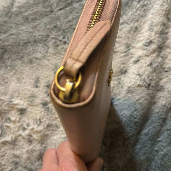 Women’s or Men’s Gucci Light Pink Leather Marmont Long wallet! Preloved but 8/10 - Picture 6 of 13